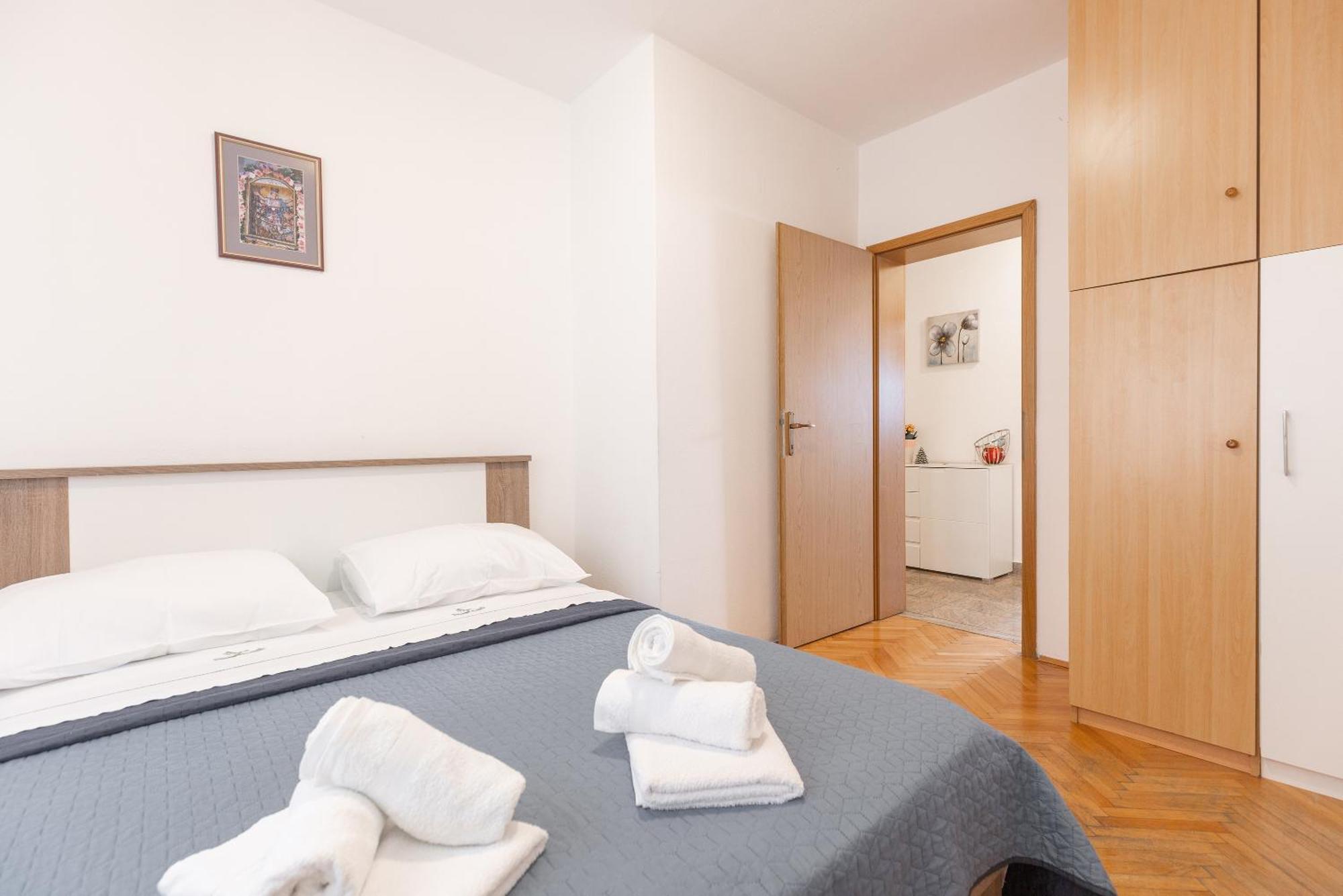 Apartman Nora Omis Exterior photo