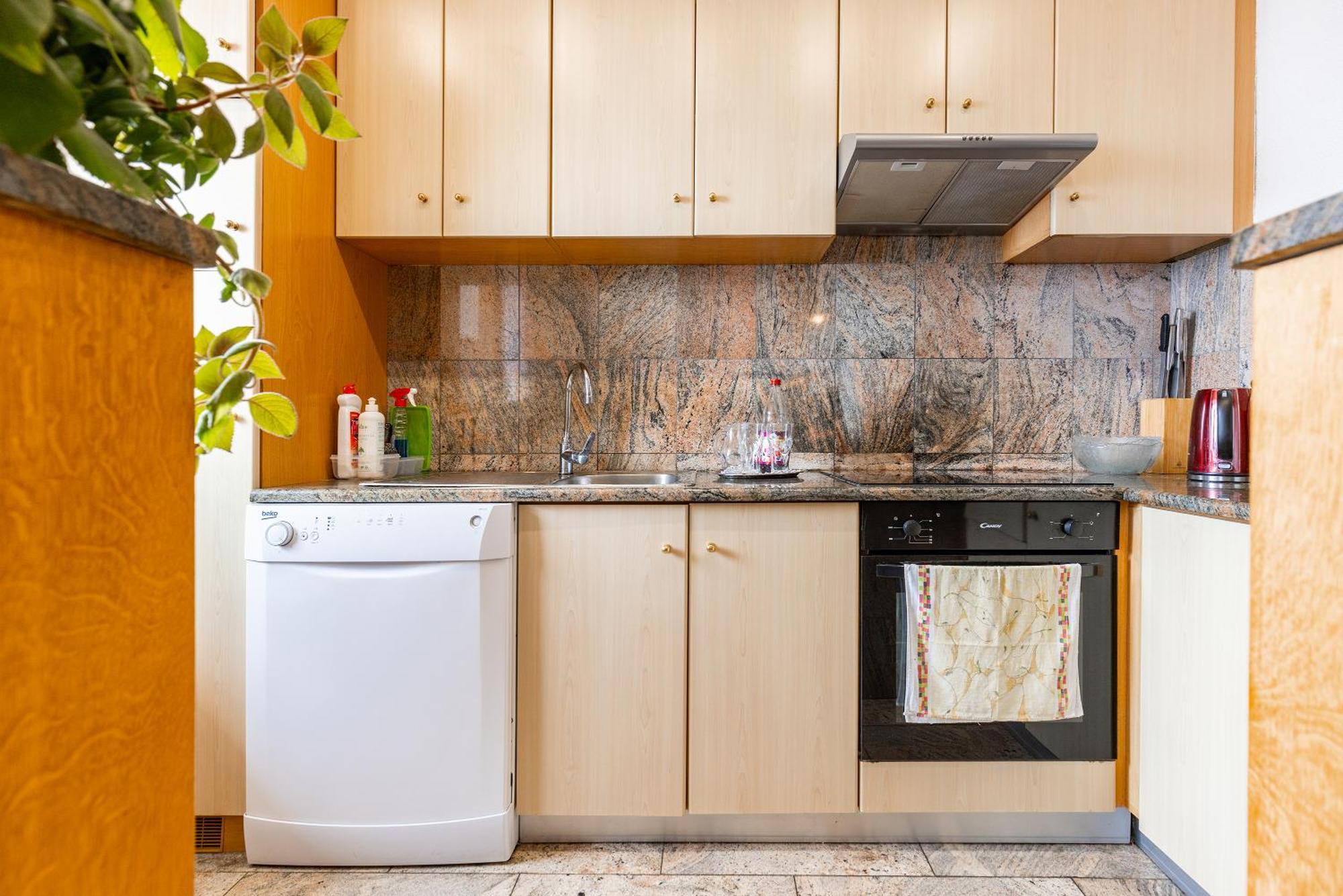 Apartman Nora Omis Exterior photo